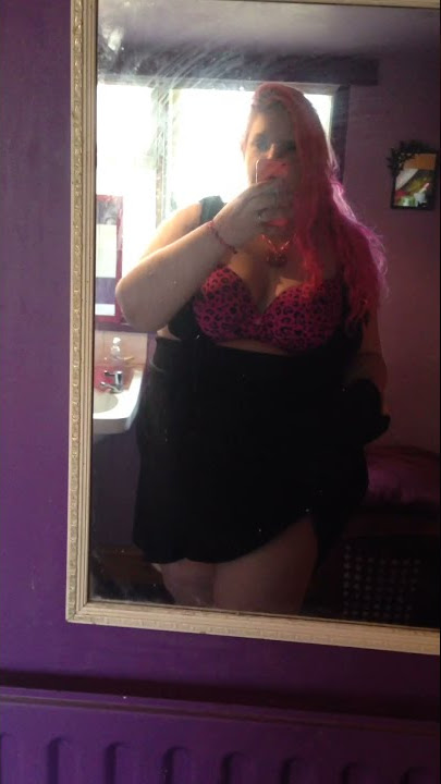 BBW cheeky tease