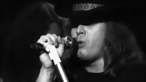 Lynyrd Skynyrd - Gimme Back My Bullets - 3/7/1976 - Winterland (Official)