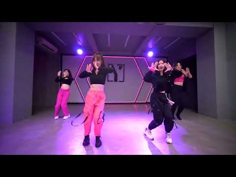 Video Ha Linh_PinkVenom - youtube