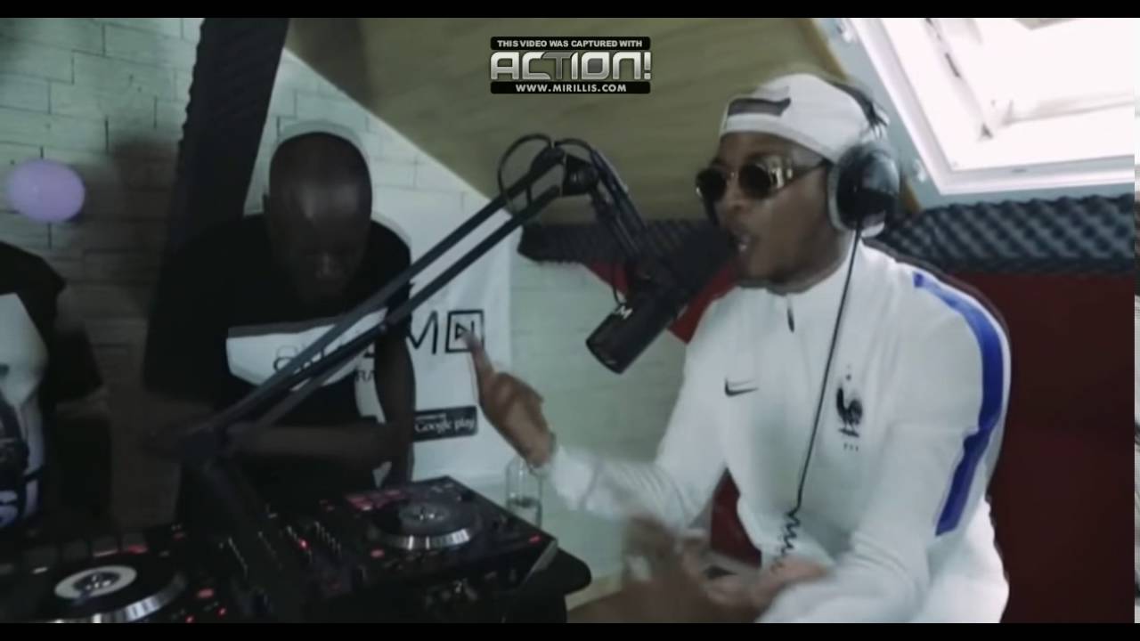 OKLM NISKA : Elle a mal au reins - YouTube