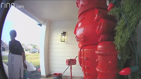Neighborhood raises money to thank FedEx driver fo...
