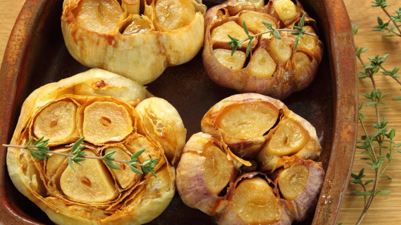 Чеснок. Запеченный чеснок. Запеченный чеснок. Как сделать чеснок мягким. Моченый чеснок.