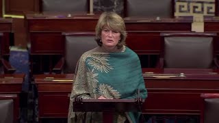 Murkowski 'struggling' over whether to back Trump in election