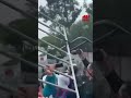 Manifestantes entram em conflito com a polícia durante protesto no México #Shorts