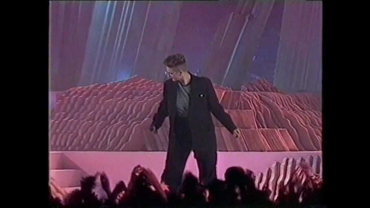 Desireless - Voyage voyage (1988)