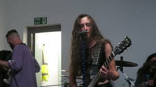 LOZ CAMPBELL with WEAK at Daddy Beanz Coffee Bar in Barnsley on July 10th 2021