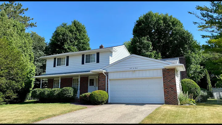4211 Michelle Lansing MI 48917 now for sale!