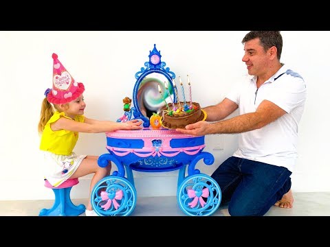 Stacy pretend play happy birthday with daddy