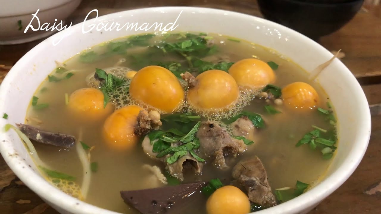 VIETNAM STRANGE STREET FOOD 🌶 Mantis Shrimps Noodles with boiled Eggs ...