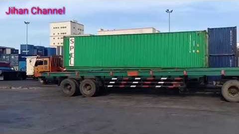 Seperti Inilah,,,Aktivitas Bongkar Muat di Terminal Petikemas Makassar