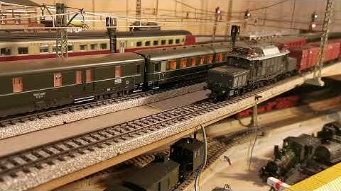 Märklin 39221 - E94 DRG, C-sine engine, drived with LoksoundV4M4 trought a DsM2.0 board.