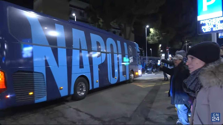 Atalanta Napoli LIVE 🚍 L'arrivo del pullman accolto così dai tifosi napoletani a Bergamo!