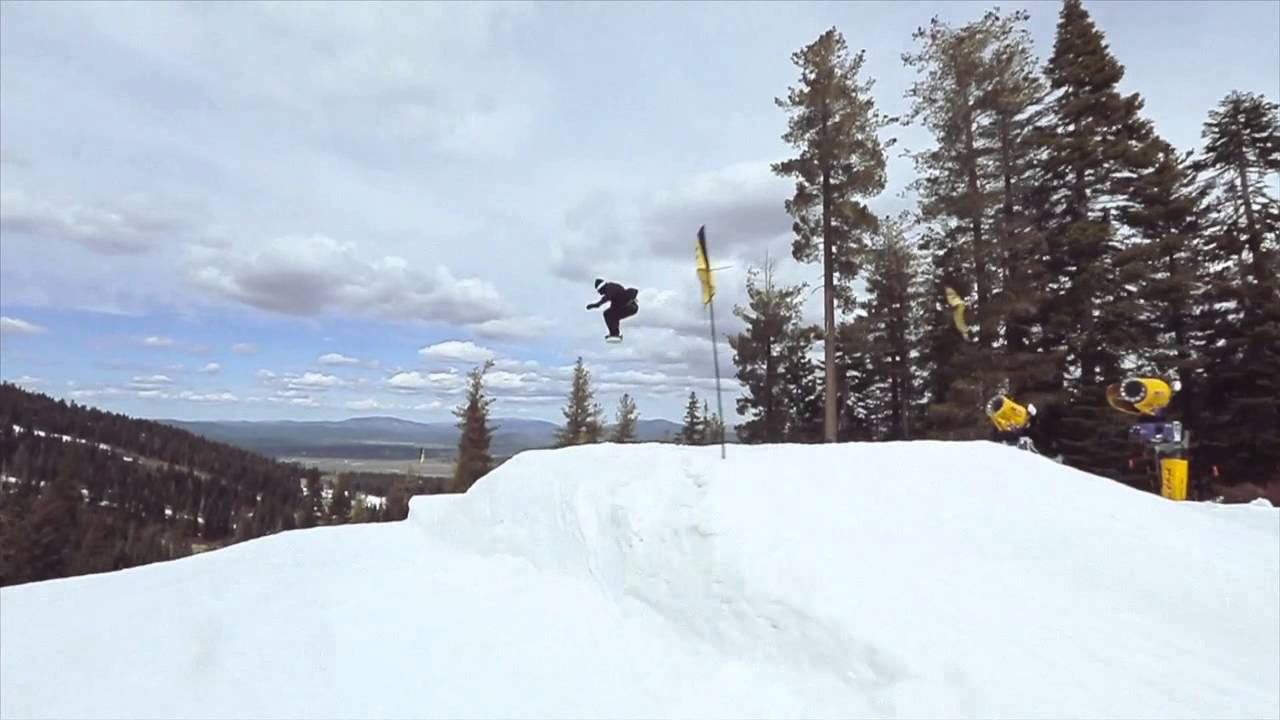 Flux Bindings Snowboarding to Music - Northstar