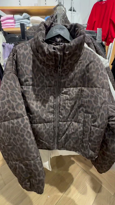 Mavi de kahverengi her şey 🍁🫶🏻 #reklam #keşfet #mavi #kombin #mağazaturu #keşfetedüş #shorts