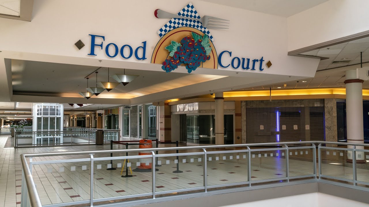 Осмотр заброшенного торгового центра в Харрисбурге перед сносом.