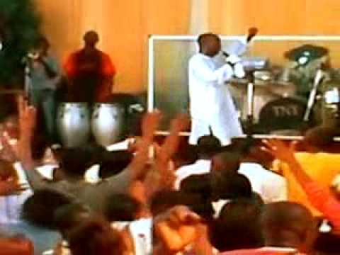 Pk boadi. live African praise and worship (Ghana)