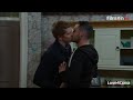 Aaron & Robert - THE KISSES (6)