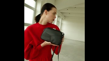 KAAI - Mini Bowler in black