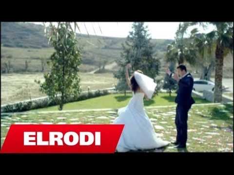 Video: A u puthën Gajeel dhe Levy?