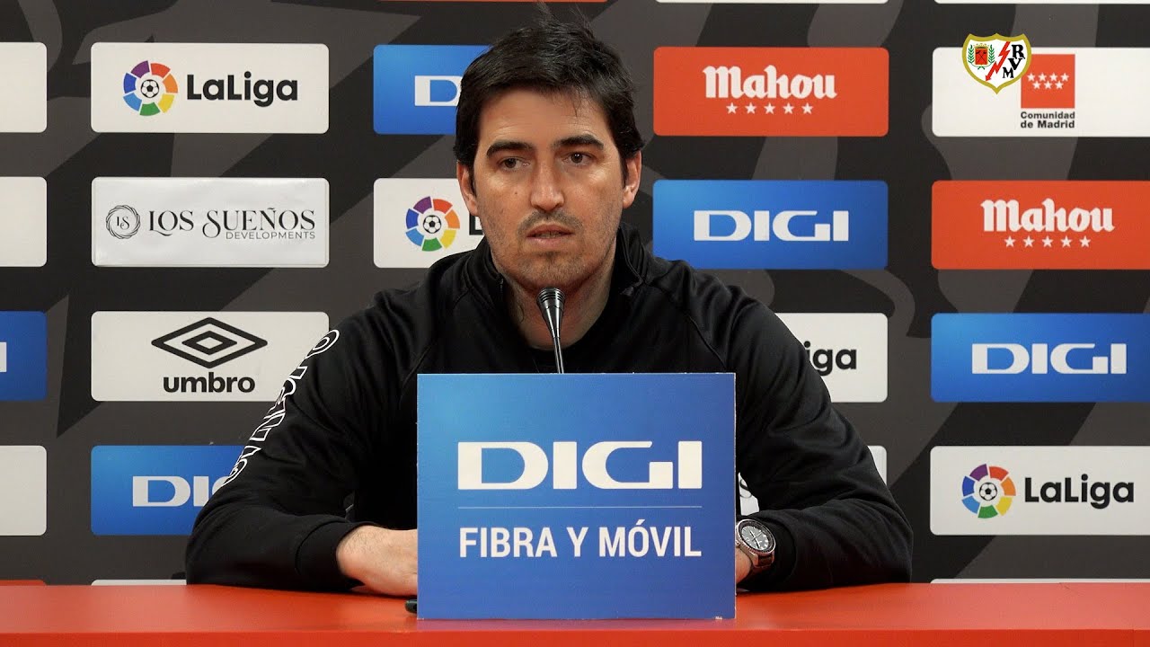 Iraola en la previa del Rayo Vallecano Almería - YouTube