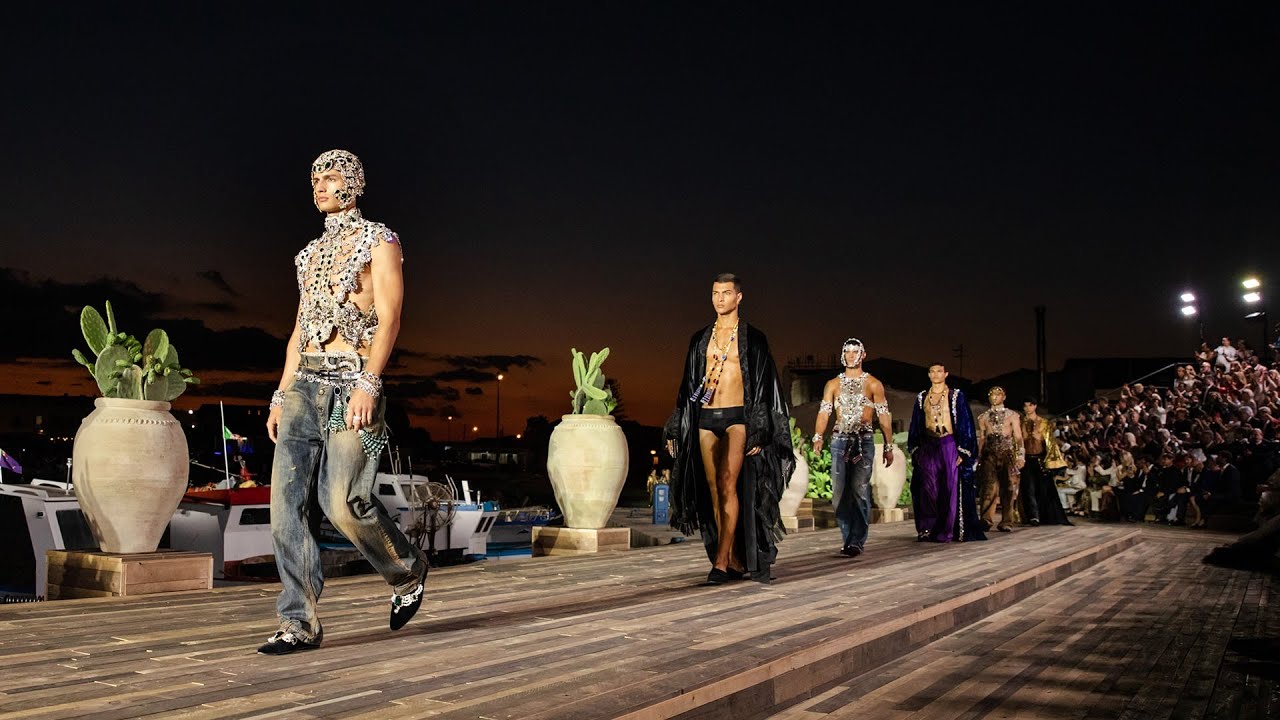 Siracusa 2022: Dolce&Gabbana Alta Sartoria Fashion Show in Marzamemi.