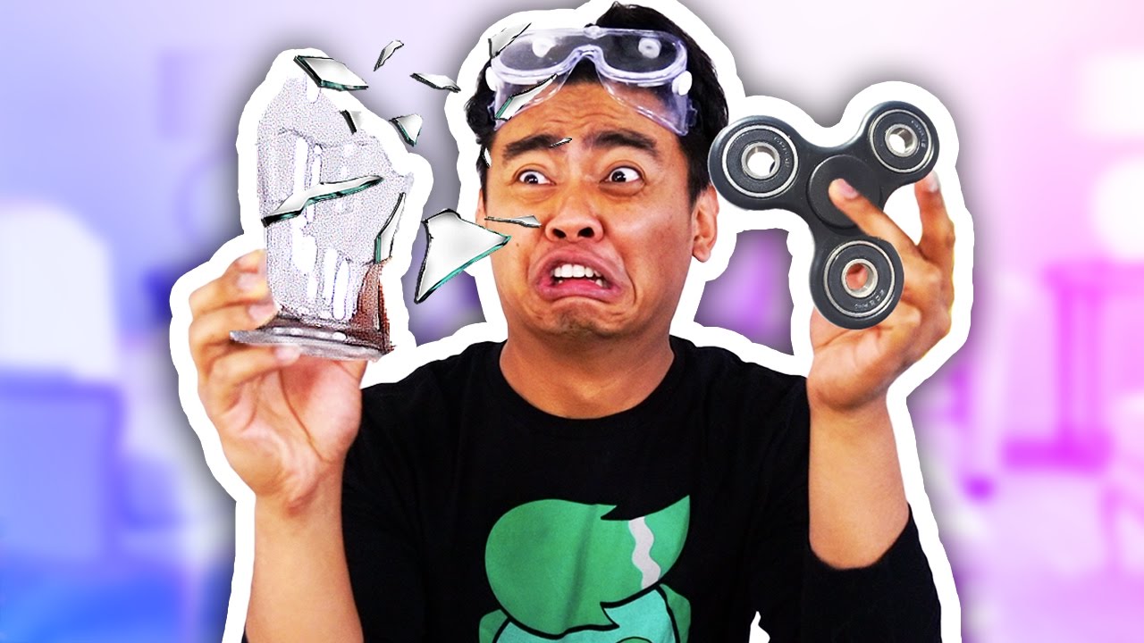 spinning a fidget spinner for 1 hour in real life and fidget spinner in roblox