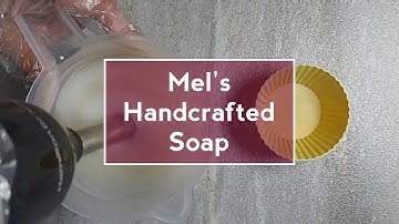 How to pipe a simple flower- cold process soap