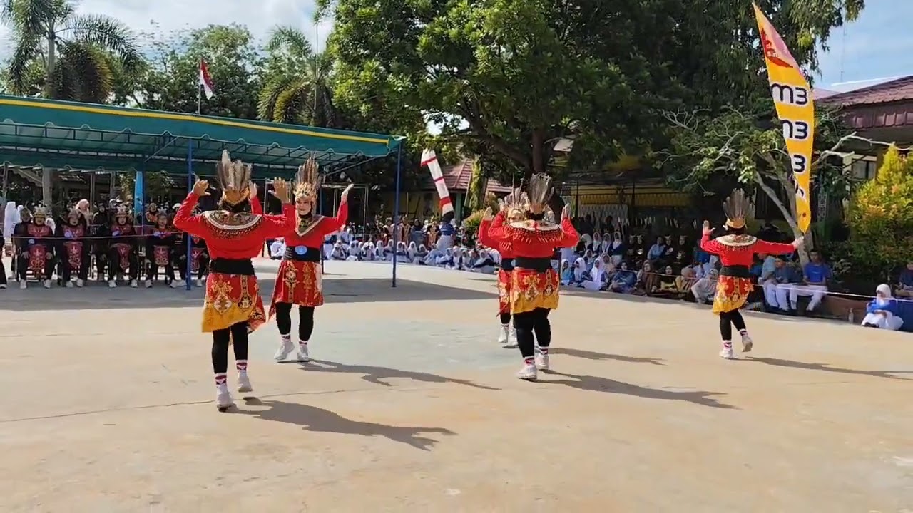 Peserta lomba senam kreasi 