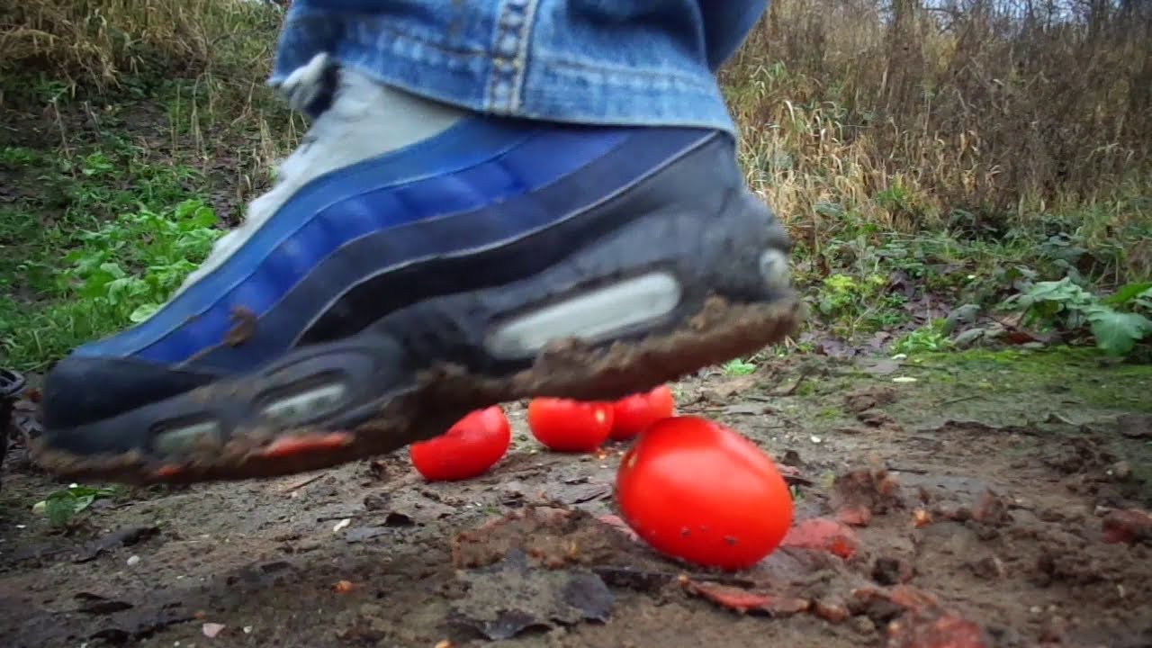 Nike Air Max 95 food stomp, trample tomatoes in mud.
