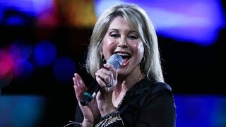 Olivia Newton-John - Hopelessly Devoted to You  - (#Viña2017 - Live from Viña del Mar 2017)