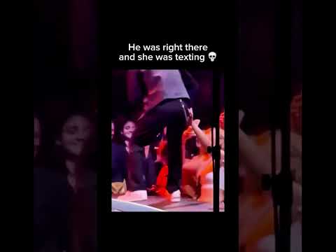 Stay inspired – subscribe for new content! 🔥 #concertfail #funnymoments #famous