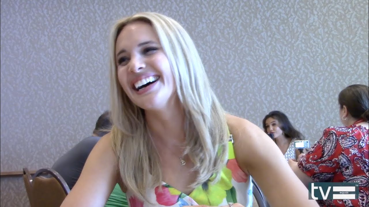 Leah Pipes Interview The Originals Season 2 Youtube