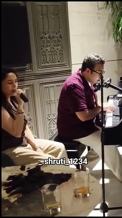 Madhuri dixit singing #shorts #madhuridixit #trending @_.shruti_1234