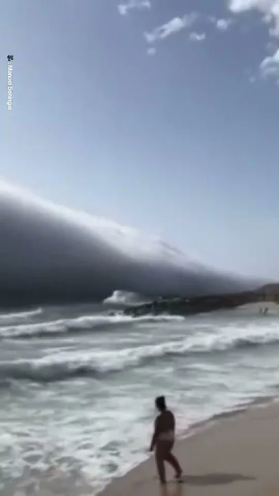 Rare ‘roll clouds’ sweep across Portugal