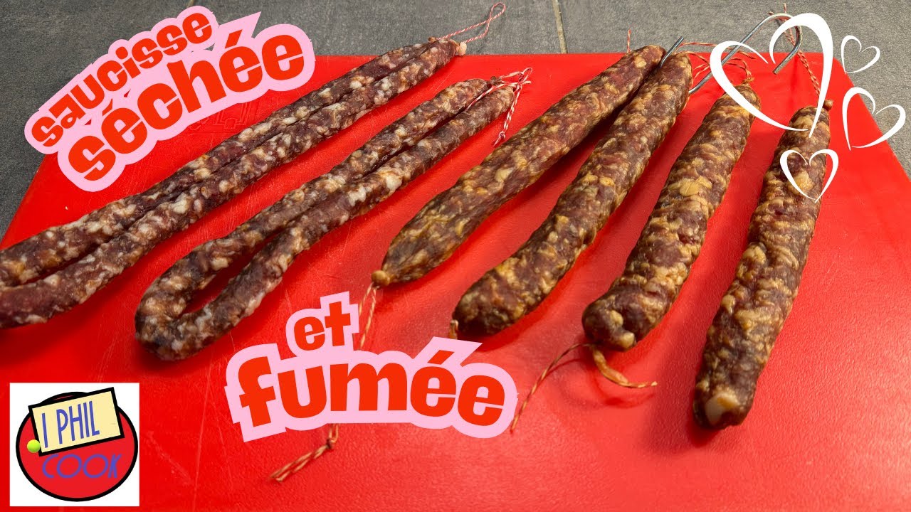 saucisse séchée et fumée au piment d'espelette .