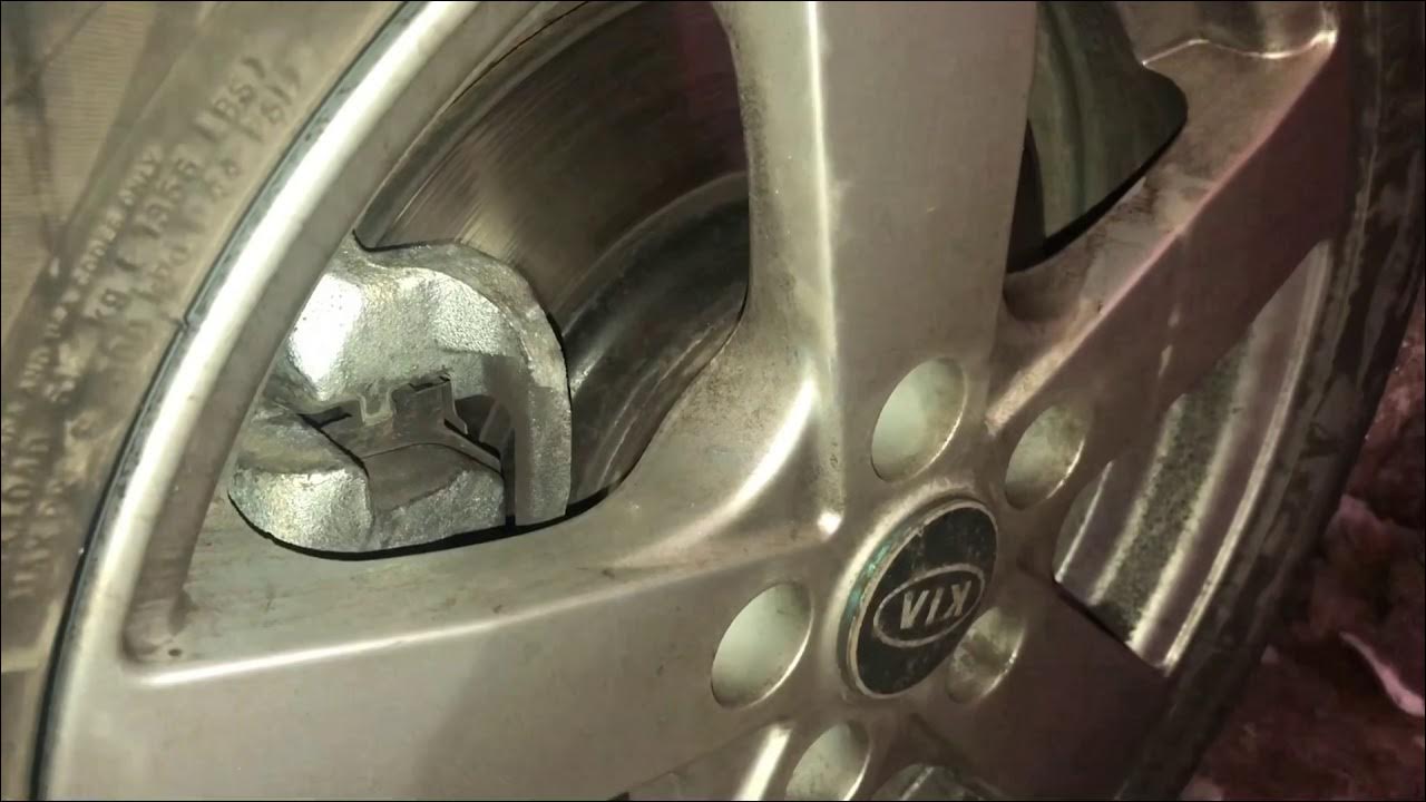Задние колодки. На каком пробеге меняли? - Nissan Qashqai (2G), 2 л, 2017 года н Как посмотреть износ колодок не снимая колеса Как посмотреть износ колодок не снимая колеса Как посмотреть износ колодок не снимая колеса Киа Сид 2020. Как правильно определить износ тормозных колодок - YouTube