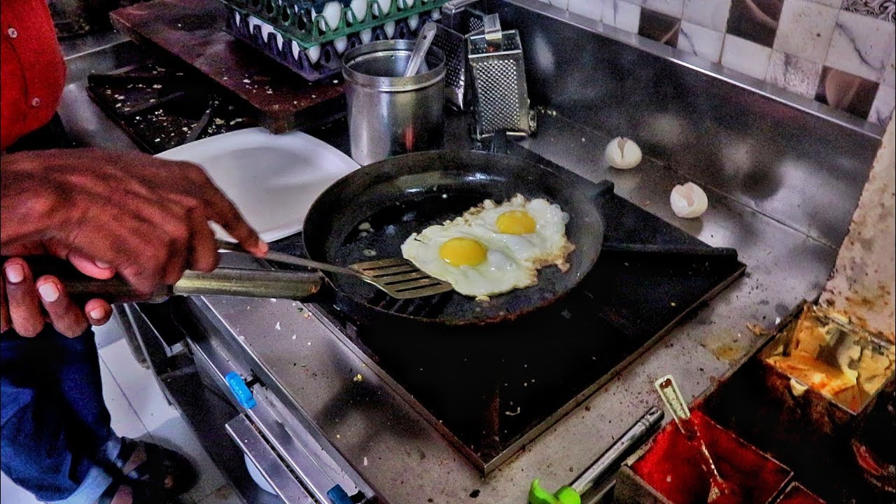 Roadside Best Egg Restaurant | Delicious Egg Takatak & Fry Omelette Curry | Egg Street Food India | Street Food Fantasy