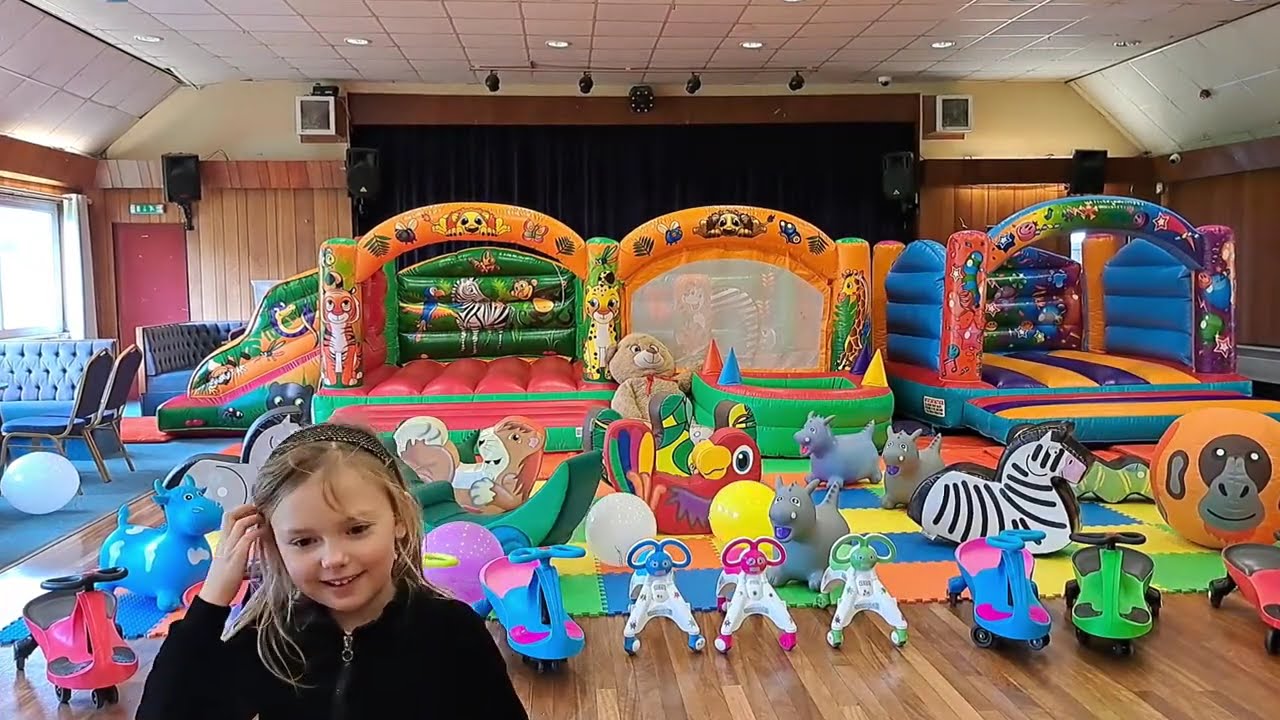 A HUGE Bouncy Castle & Soft Play Party Hire #bouncycastle #bouncehouses