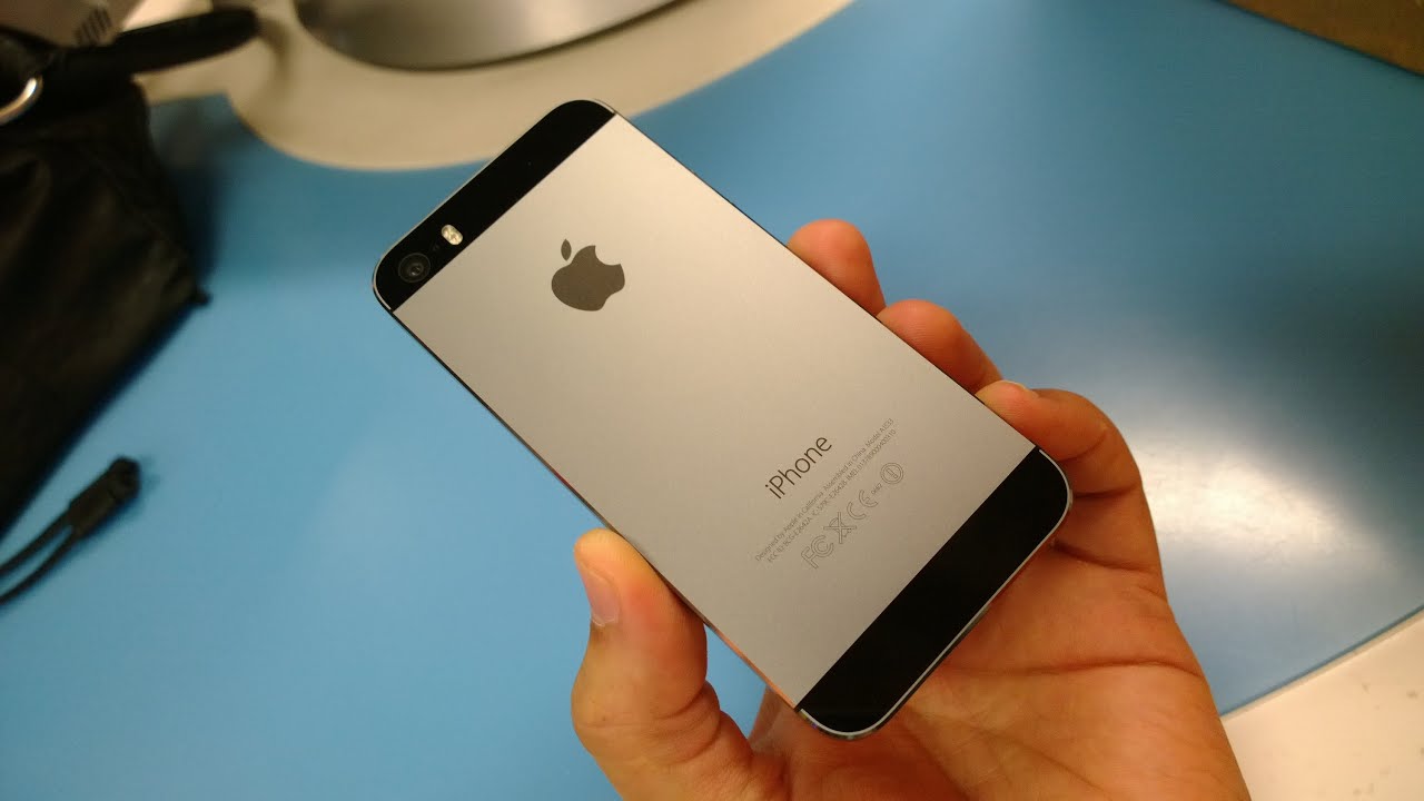 iPhone 5S Launch Day Adventure SomeGadgetGuy at the AT&T store