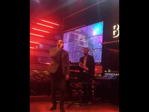 بتحبني ولا الهوي عمرة مازارك بتحبني ولا انكتب علي القلب نارك