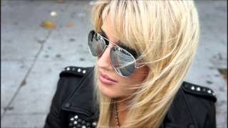 Watch Laura Wilde All Alone video