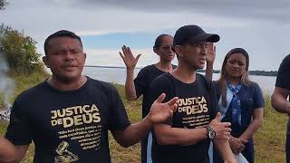 NO MONTE COM OS OBREIROS DE COARI-AMAZONAS, CONSAGRANDO A ÁGUA SE TÚ UNA BENÇÃO