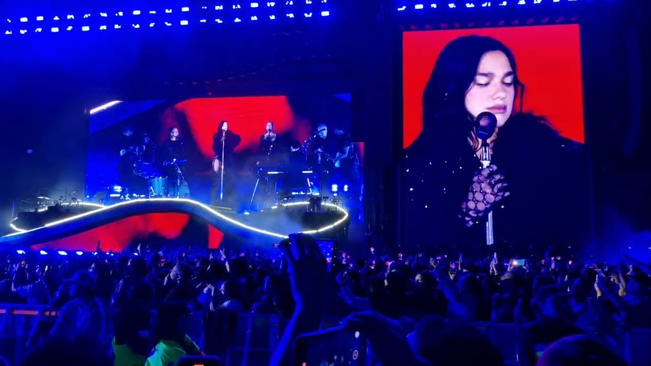 Dua Lipa cantando El Duelo de La Ley. Chile