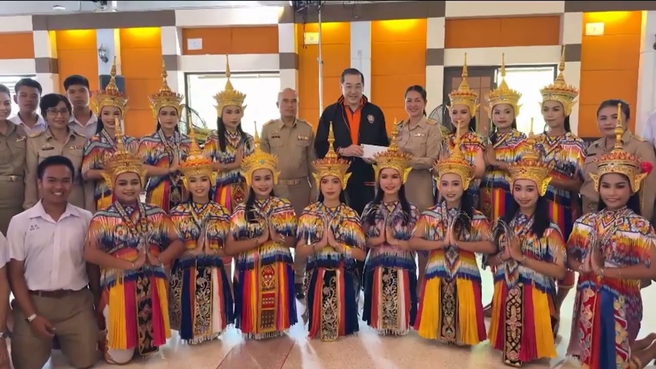 มูลนิธิอาสาเพื่อนพึ่ง (ภาฯ) ยามยาก มอบทุนการศึกษาให้แก่โรงเรียน ที่ได้รับผลกระทบ ที่ จ.นครศรีธรรมราช