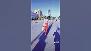 عايش صقر 