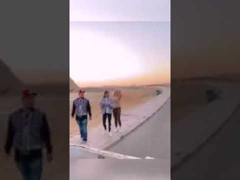 السائحة كنزى والصعود الهرم ومخالفة القوانين