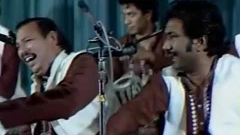 Nusrat fateh ali khan first time live loye loye aja mahi