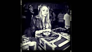 7 DE SEPTIEMBRE LA SALA CLUB - PRESENTANDO A LINDA KOZNIAK