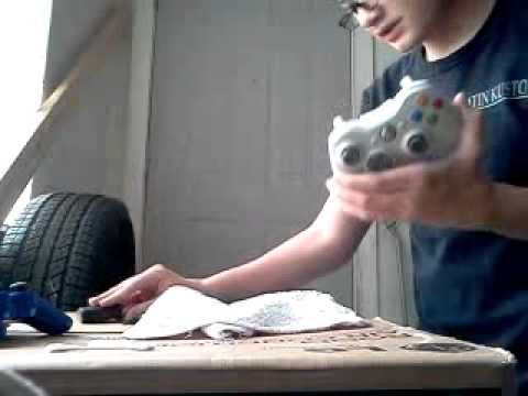How To Clean Your Xbox 360 or Ps3 Controller - YouTube
