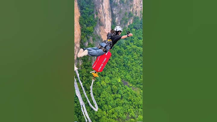 bungee jumping with Rope in beautiful place cute girls jumping 2024 #bungeejumping #adventure